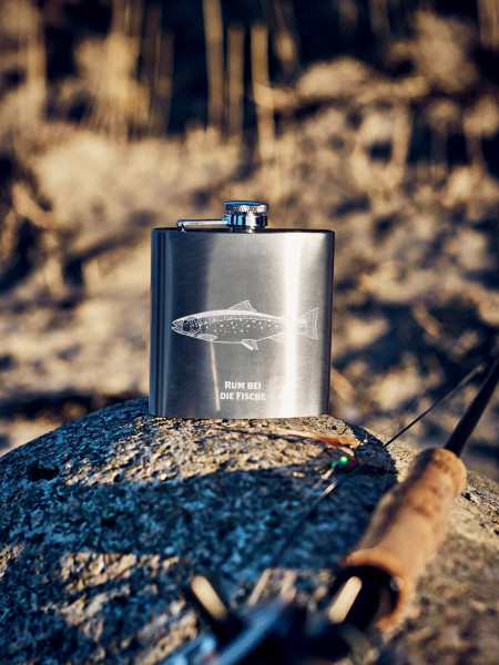 Rum bei die Fische Flachmann | Meerforelle